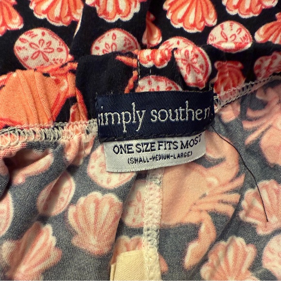 Like New Simply Southern Crab and Seashell Leggings - Picture 3 of 4